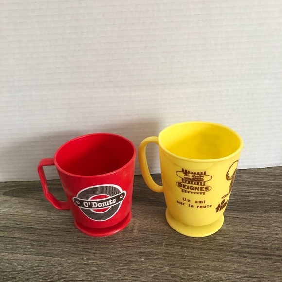 Vtg Plastic Advertising Mugs - Picture 11 of 11